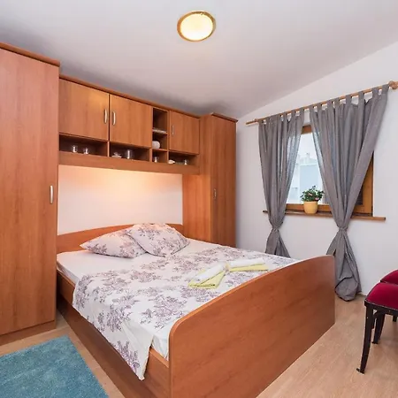 Druzinec Apartment *